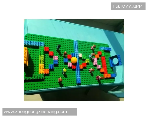 足球明星文具系列图片展示让你领略运动与创意的完美结合 足球明星文具系列图片展示让你领略运动与创意的完美结合