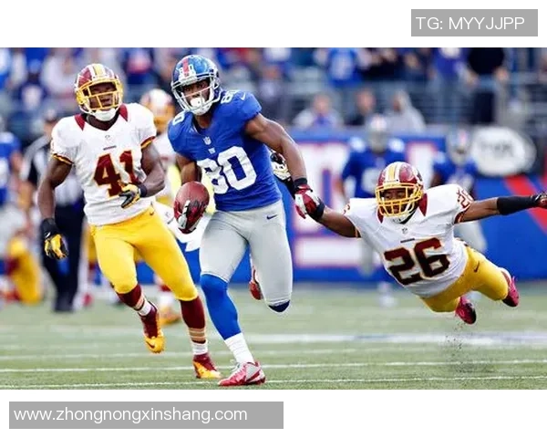 足球明星短袖造型大赏尽显运动魅力与时尚风范的精彩瞬间 足球明星短袖造型大赏尽显运动魅力与时尚风范的精彩瞬间