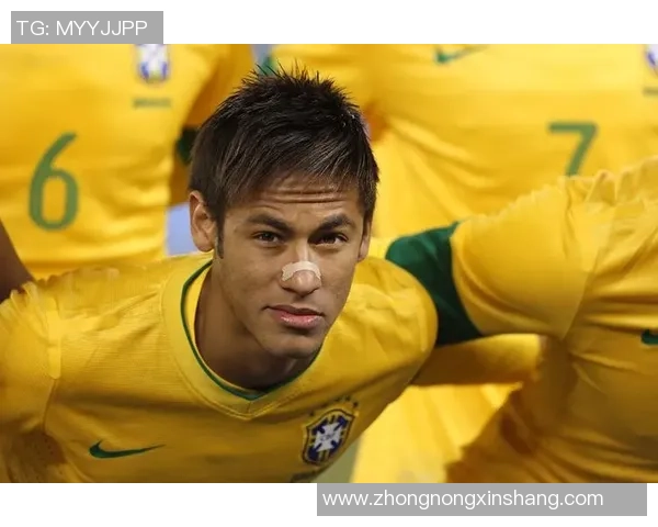 轰鸣的足球明星背后的故事与成就揭秘 轰鸣的足球明星背后的故事与成就揭秘